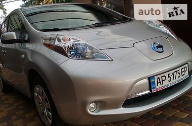 Хэтчбек Nissan Leaf 2013 в Запорожье