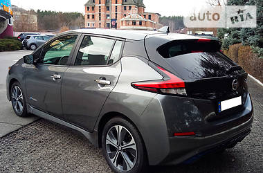 Хэтчбек Nissan Leaf 2018 в Киеве