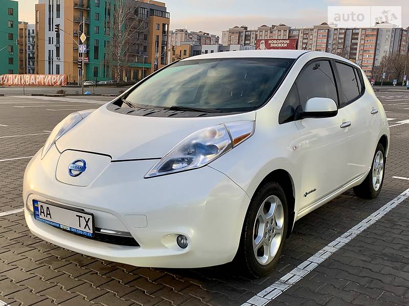 Хетчбек Nissan Leaf 2013 в Києві