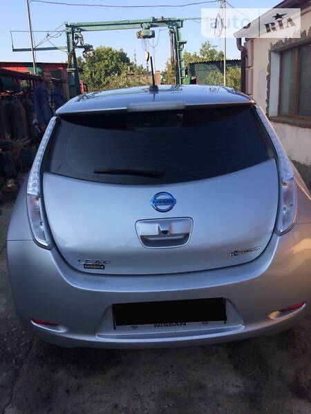 Хетчбек Nissan Leaf 2015 в Києві