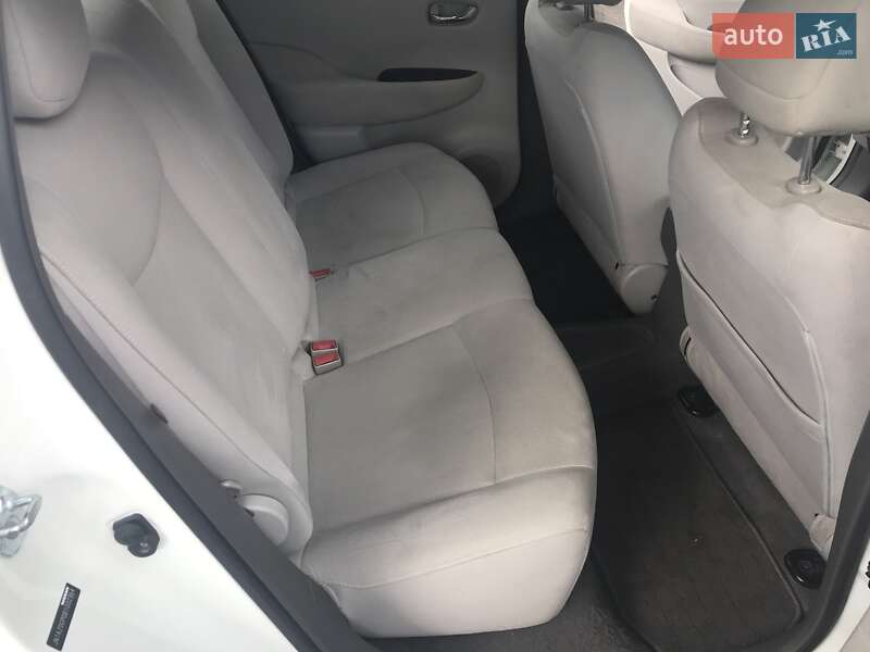Хетчбек Nissan Leaf 2011 в Миколаєві