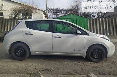 Хетчбек Nissan Leaf 2014 в 