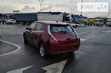 Хетчбек Nissan Leaf 2012 в 