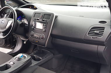 Хетчбек Nissan Leaf 2013 в 