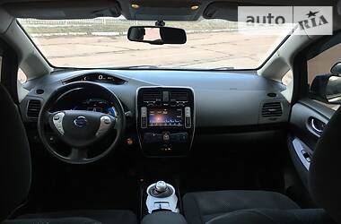 Хетчбек Nissan Leaf 2016 в 