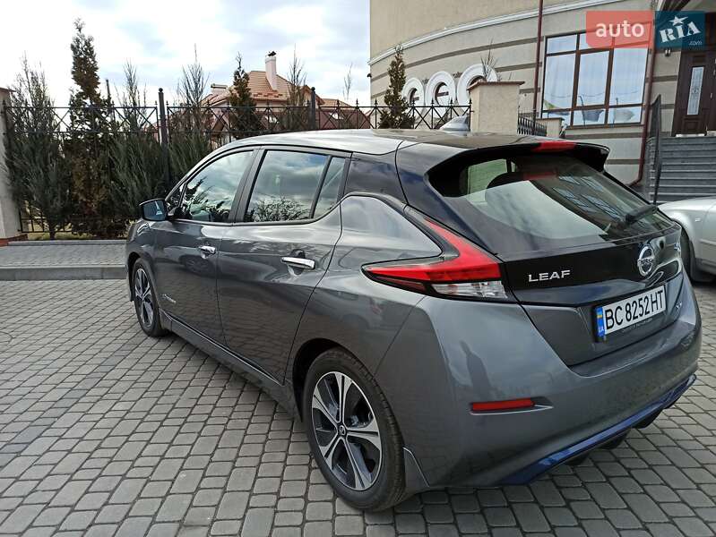 Хетчбек Nissan Leaf 2018 в Шептицькому