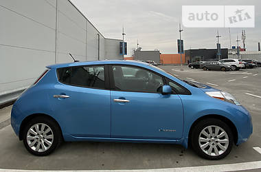 Хэтчбек Nissan Leaf 2013 в Киеве