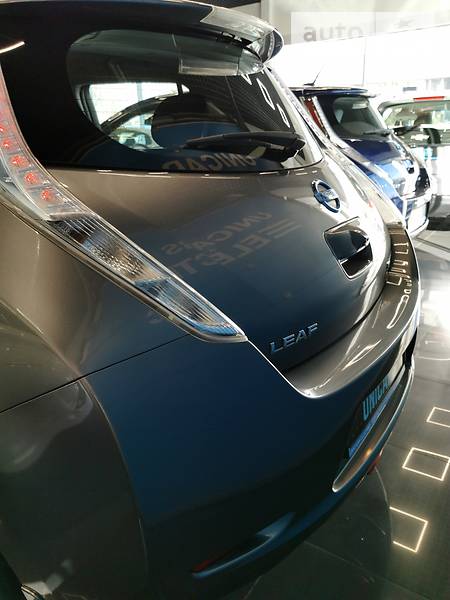 Хетчбек Nissan Leaf 2014 в Одесі