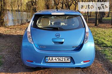 Хэтчбек Nissan Leaf 2011 в Ровно