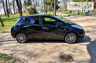Хетчбек Nissan Leaf 2016 в 