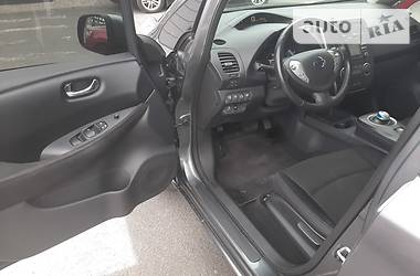 Хетчбек Nissan Leaf 2015 в 