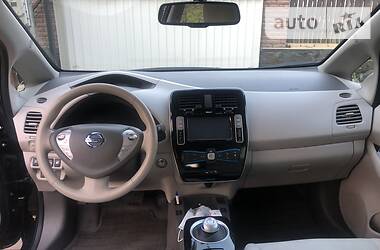 Хетчбек Nissan Leaf 2015 в 