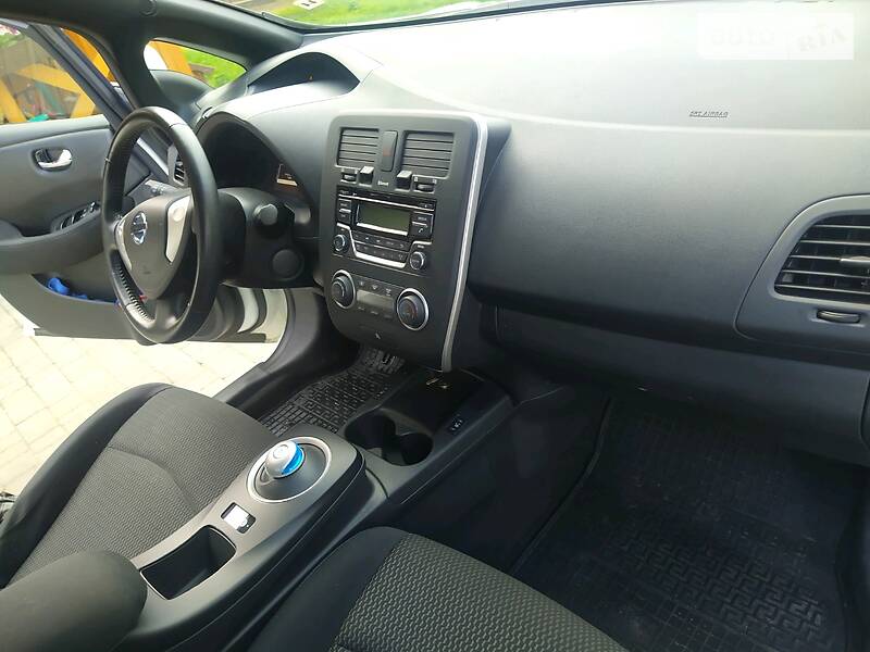 Седан Nissan Leaf 2017 в Львові