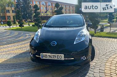 Хетчбек Nissan Leaf 2012 в 