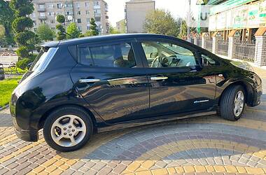 Хетчбек Nissan Leaf 2012 в 