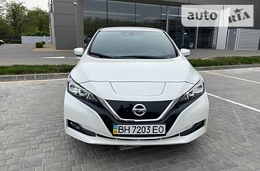 Хетчбек Nissan Leaf 2018 в 