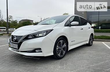 Хетчбек Nissan Leaf 2018 в 