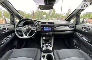 Хетчбек Nissan Leaf 2018 в 