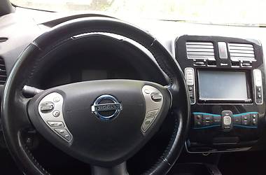 Хетчбек Nissan Leaf 2013 в 