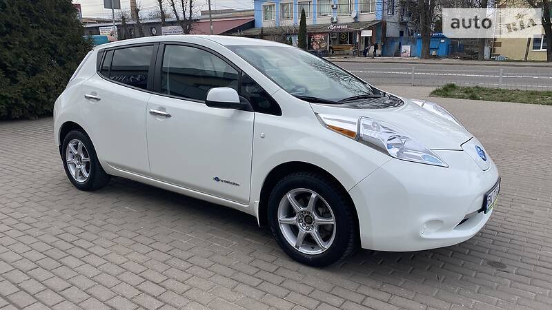 Хетчбек Nissan Leaf 2016 в Києві
