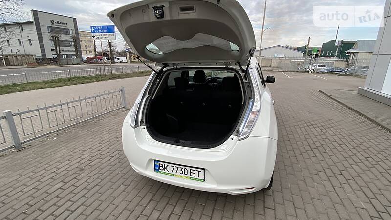 Хетчбек Nissan Leaf 2016 в Києві