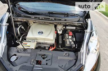 Ліфтбек Nissan Leaf 2015 в 