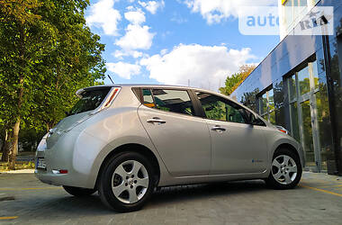 Хэтчбек Nissan Leaf 2014 в Николаеве