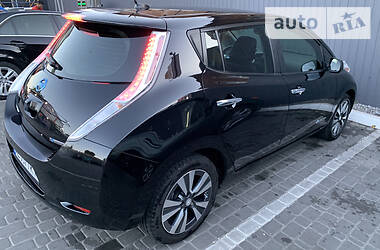 Хэтчбек Nissan Leaf 2015 в Днепре