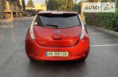 Хетчбек Nissan Leaf 2013 в 