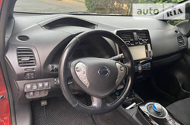 Хетчбек Nissan Leaf 2013 в 