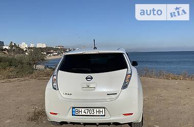 Хэтчбек Nissan Leaf 2014 в Черноморске