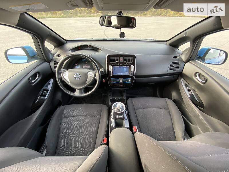 Хетчбек Nissan Leaf 2013 в Вишгороді
