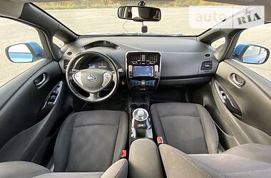 Хэтчбек Nissan Leaf 2013 в 