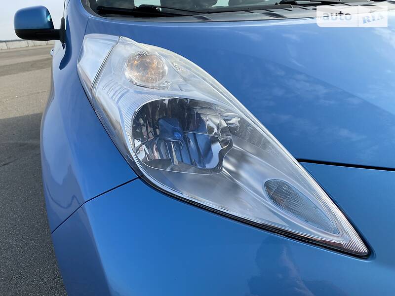 Хетчбек Nissan Leaf 2013 в Вишгороді