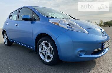 Хетчбек Nissan Leaf 2013 в Вишгороді