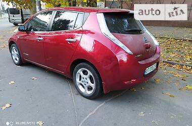 Хэтчбек Nissan Leaf 2011 в Херсоне