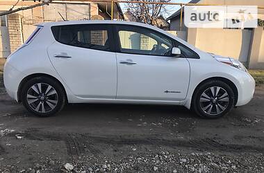 Хэтчбек Nissan Leaf 2014 в Херсоне