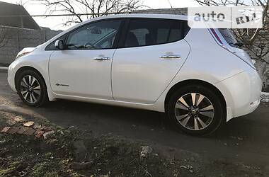 Хэтчбек Nissan Leaf 2014 в Херсоне