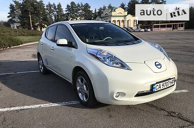 Хэтчбек Nissan Leaf 2011 в Умани