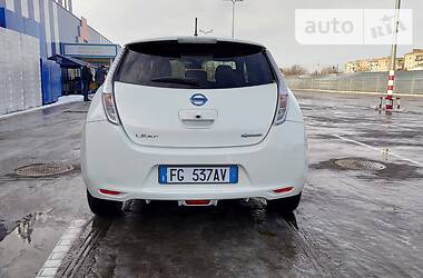 Хэтчбек Nissan Leaf 2015 в Дубно