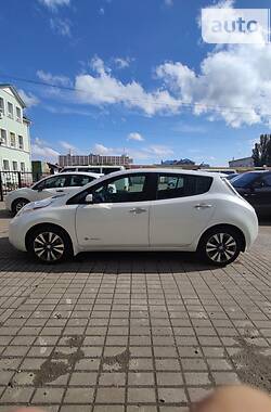 Хэтчбек Nissan Leaf 2014 в Виннице