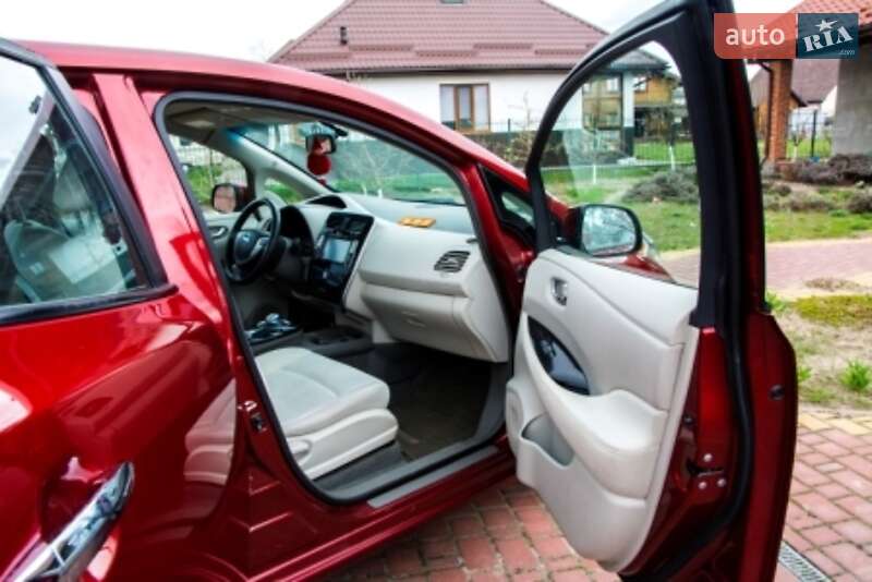 Хэтчбек Nissan Leaf 2013 в Житомире