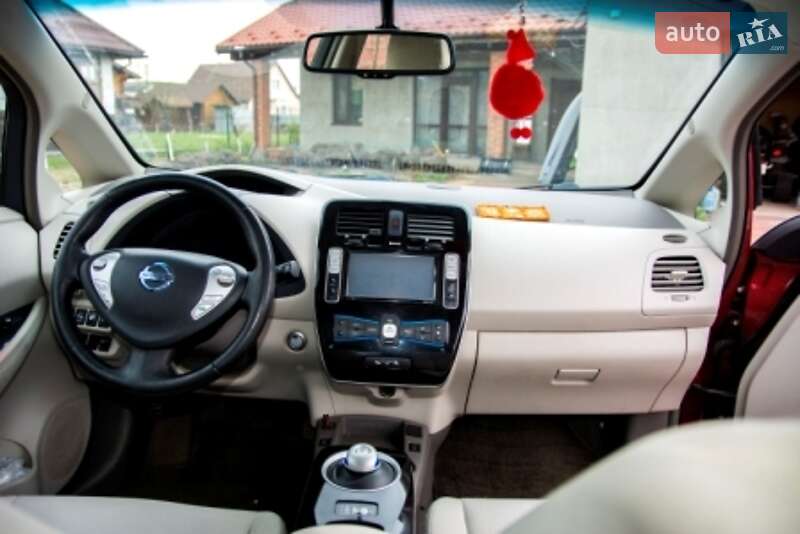 Хэтчбек Nissan Leaf 2013 в Житомире