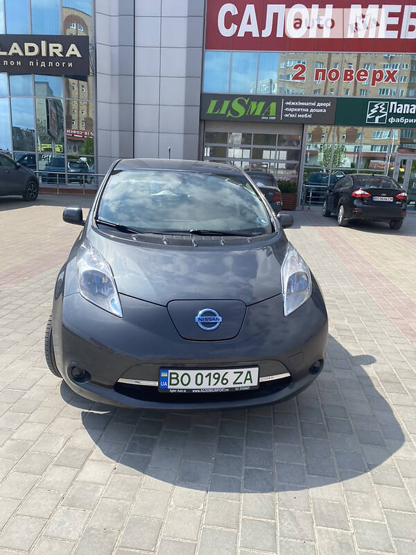 Хэтчбек Nissan Leaf 2013 в Тернополе