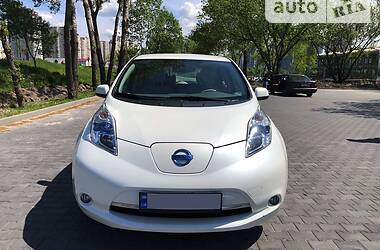 Седан Nissan Leaf 2013 в Києві