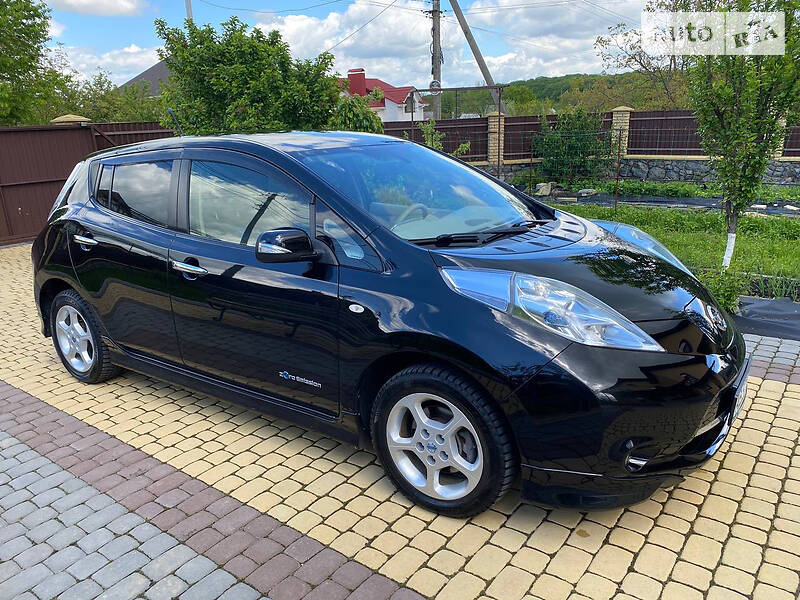 Ліфтбек Nissan Leaf 2011 в Вінниці