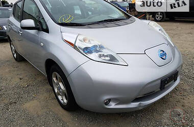 Хэтчбек Nissan Leaf 2011 в Ровно