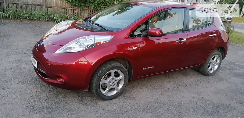 Хэтчбек Nissan Leaf 2011 в Боярке