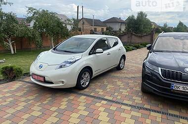 Хэтчбек Nissan Leaf 2012 в Ровно