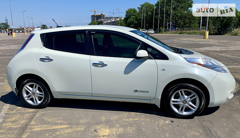 Хетчбек Nissan Leaf 2012 в Одесі